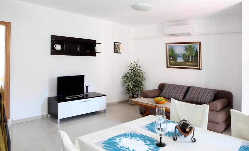 Apartment Marina-mare *